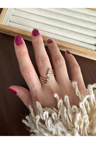 ringbox Gold Three Stone Symmetrical Ring