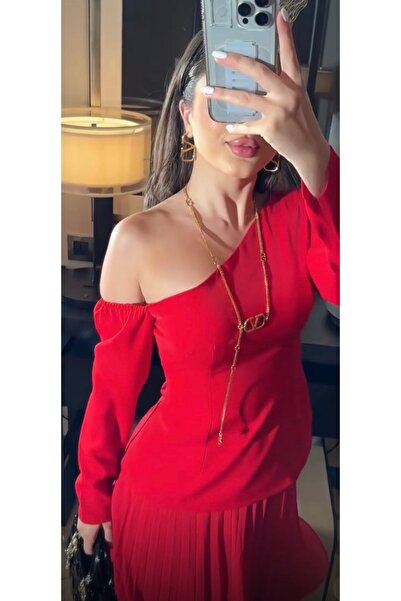 SHD Red pleated dress