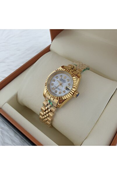 Watch A sophisticated wristwatch that combines elegance and precision