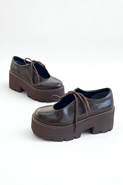 inizio Loafer de damă din piele lacuită maro P9067