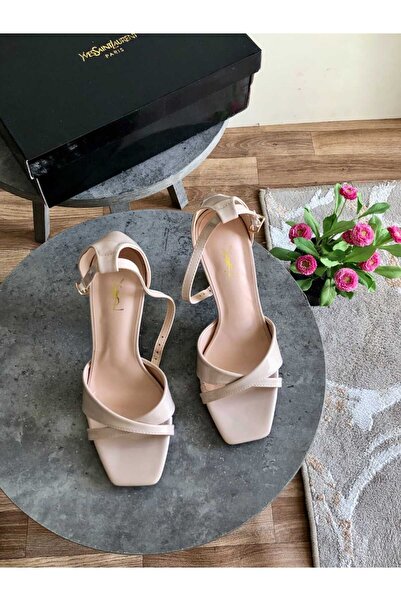 GGGG Shoes with accessories