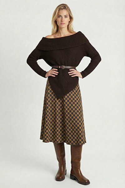 Lovelyİstanbul Açık Omuzlu Asimetrik Oversize Triko Kazak LDP0090 KAHVERENGİ