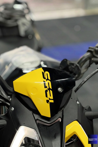 Banxtre ملصق رأس أصفر مكتوب عليه 125S لـ Benelli 125S و RKS RK125s (قطعة واحدة)