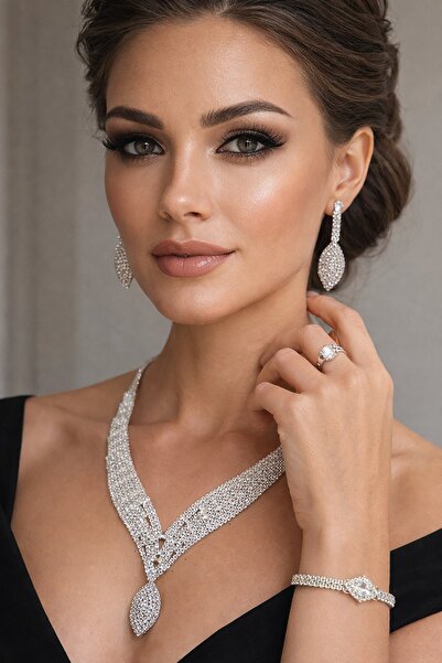 TAKIŞTIR Gümüş Renk Taş Detaylı 4'lü Abiye Set