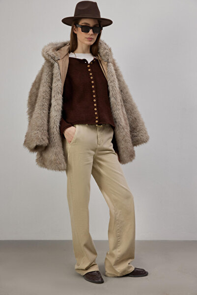 Touché Privé Short Buttoned Knit Cardigan