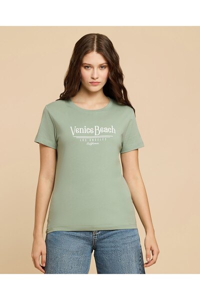 R&B تي شيرت بطبعة خطية مع رقبة دائرية وأكمام قصيرة