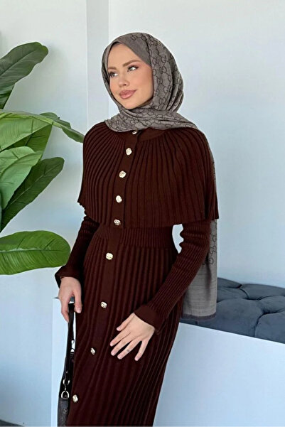 Rönesans Butik Pelerinli Pileli Tesettür Triko Elbise