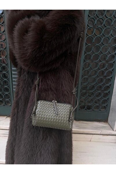 Tina İstanbul Δερμάτινη μίνι τσάντα με ρυθμιζόμενο λουράκι με πλέξη υφής χακί