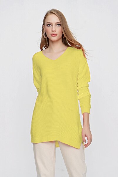 TENA Women's Light Yellow V-Neck Loose Knit Sweater