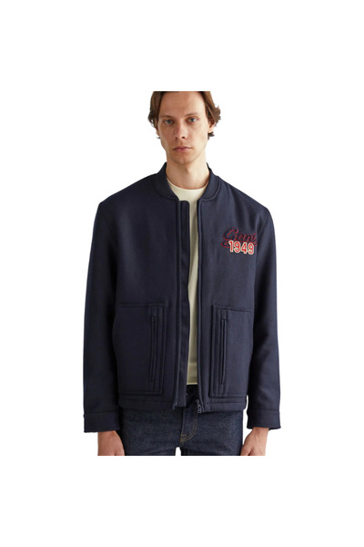 Gant سترة رجالية ذات لون أزرق داكن كبيرة الحجم تناسب شعار القاضي