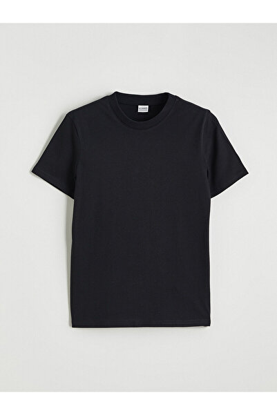 LC Waikiki تي شيرت أسود أساسي للأولاد من مجموعة إلسيفا