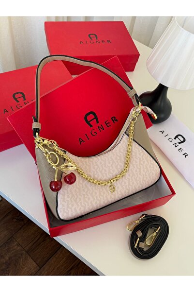 GGGG Bags with their accessories