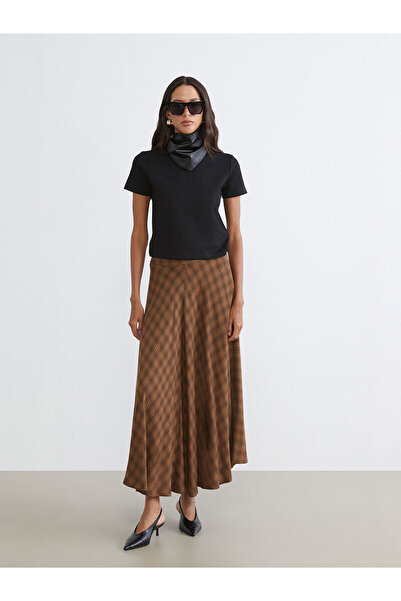 LC Waikiki Γυναικείο μπλουζάκι Özmarka New Season με λαιμόκοψη ποδηλάτου