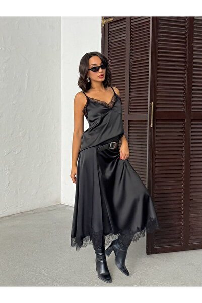 Lady Pixie Lace Detailed Satin Skirt