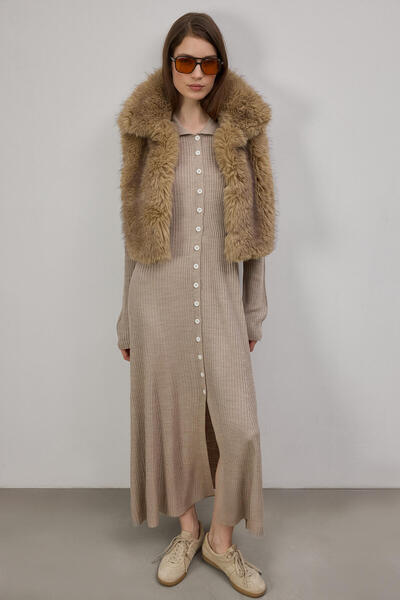 Touché Privé Shirt Collar Buttoned Knit Dress