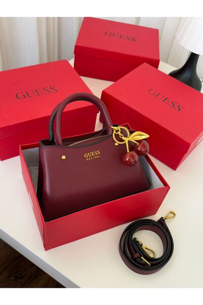 GGGG شنط معا ملحقاتها