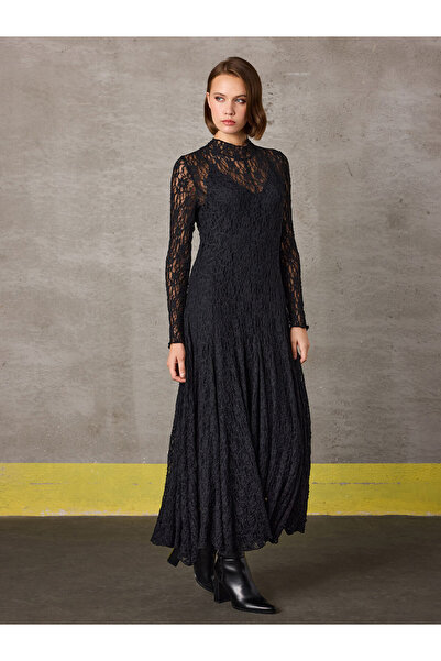 Unique Lace Fabric Long Dress