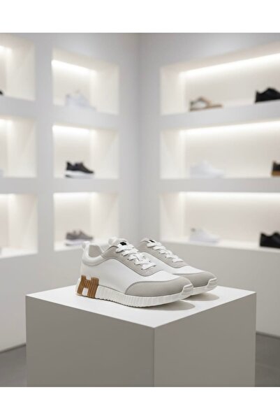 asyagiyimavm25 Beyaz & Gri Sneaker – İkonik Detaylı Kalın Tabanlı Ayakkabı