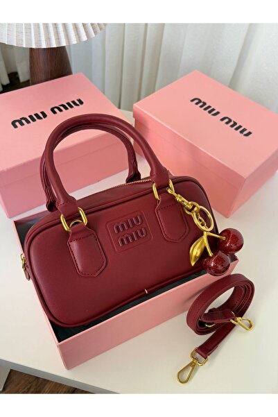 GGGG Bags with their accessories