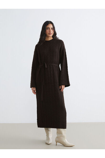 LC Waikiki PATENTH'DEN Kahverengi Bisiklet Yaka Kendinden Desenli Kuşaklı Tri...