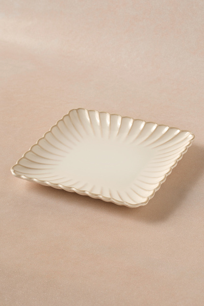 Karaca Daisy Kare Pasta Tabağı 20,5 cm