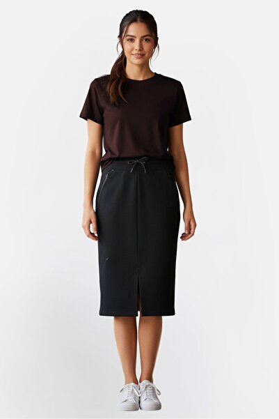 Nike Women Standard Fit Outdoor Skirt, Black