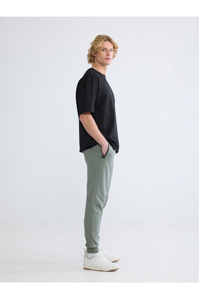 LC Waikiki Nevavm Men's Jogger Sweatpants with Standard Fit and Zipper Pockets