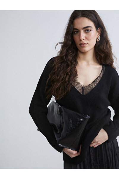 LC Waikiki Meral Collection Black V-Neck Lace Detailed Oversize Women's Knitw...