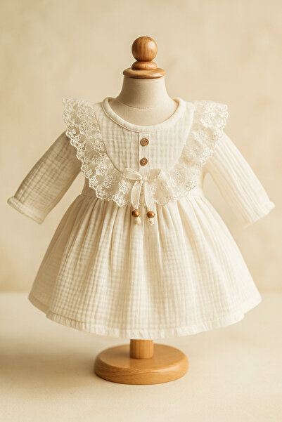 Bebelul Rochita fetita din muselin cu dantela si maneca lunga