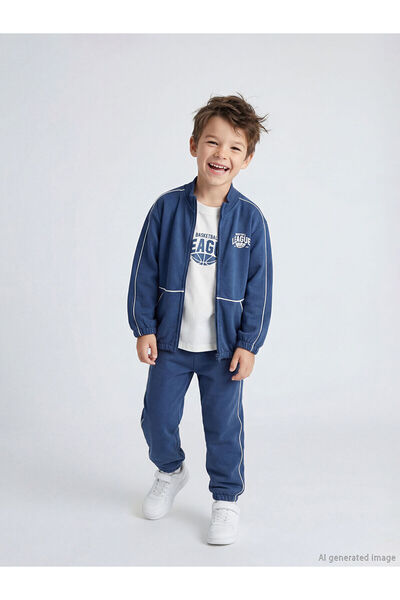 LC Waikiki تي شيرت للأولاد من موسم جديد من أوزماركا، سترة بسحاب وبنطلون رياضي