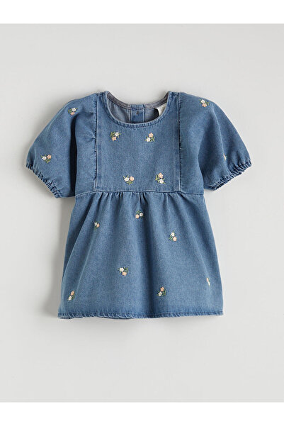LC Waikiki Bisiklet Yaka Çiçekli Kız Bebek Jean Elbise