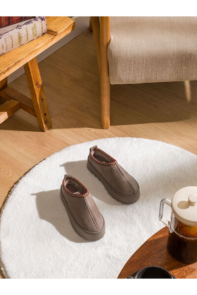 LC Waikiki Özmarka Yeni Sezon Kürklü Kadın Ev Ayakkabısı