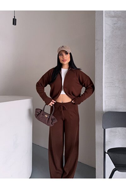 MODA طقم تريكو نسائي بياقة نصف مدورة مع جيبين بسحاب مزدوج
