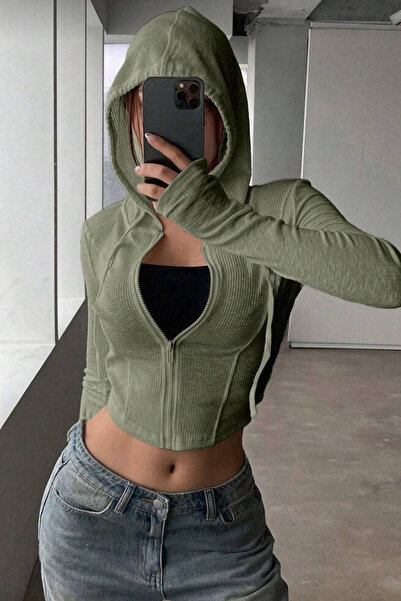 İlayda Toprak Rolly Vücuda Oturan Yeşil Fermuarlı Slim Fit Kapüşonlu Bluz
