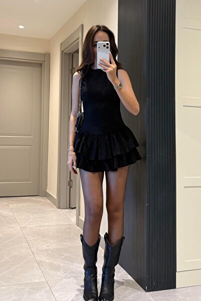 Nazliye Siyah Fırfırlı Süet Şortlu Mini Elbise