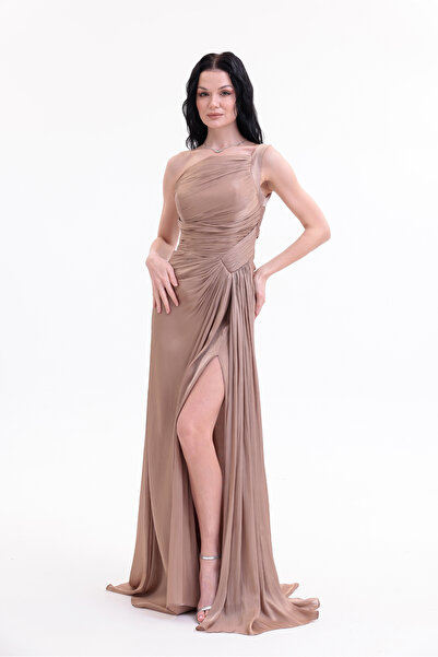 BDM Exclusive Parlak Şifon Drape Detaylı Tek Omuz Yırtmaçlı Premium Abiye Elbise