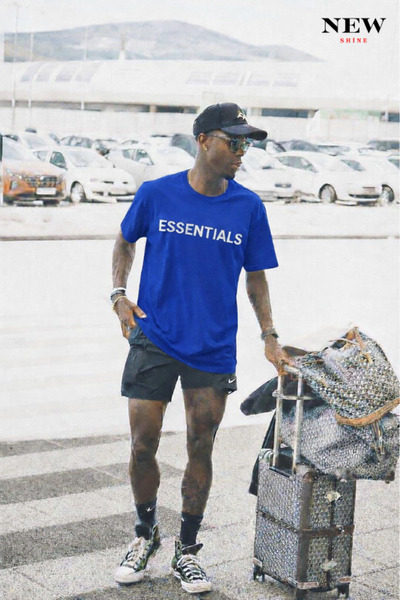 New Shine تي شيرت مطبوع للجنسين من إيسنشيالز