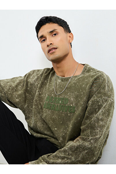 Styli Men Olive Washed Oversized Sweatshirt