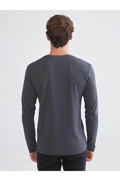 LC Waikiki طاقم الرقبة الأساسية طويلة الأكمام تي شيرت رجالي