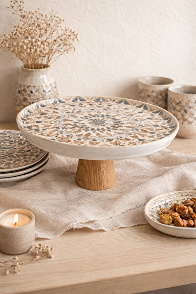 Evila Desenli Porselen Ahşap Ayaklı Sunumluk – 23,5 cm Pasta, Tatlı ve İkram ...