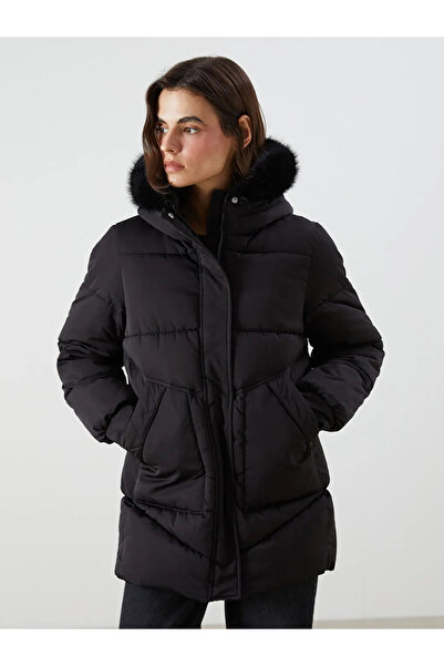 LC Waikiki Winter Jacket - Black - Regular fit