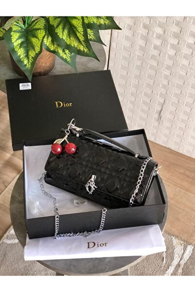 GGGG Bags with their accessories