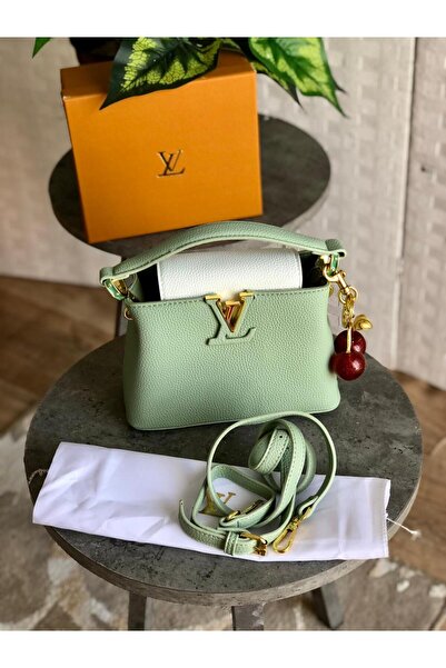 GGGG Bags with their accessories