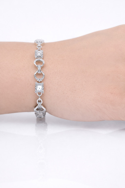 femline سوار نسائي بلون الحجر اللامع