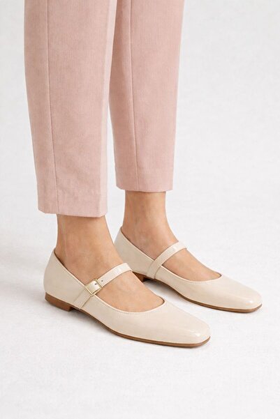 Beyond Дамски кремави балерини с катарама от кожа BYNDSHR04