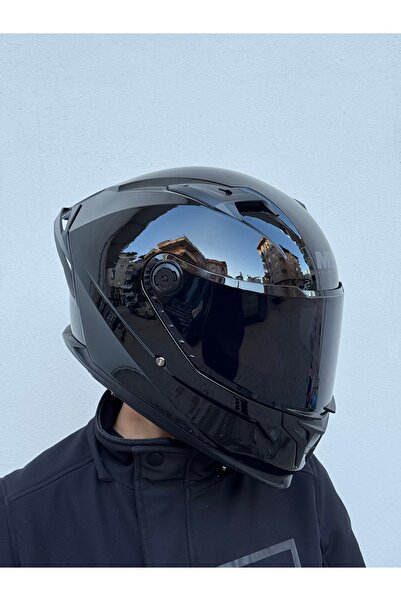 MT Helmets Braker SV PURE A1 parlak kask (şeffaf vizörlü biçimde) gönderilece...