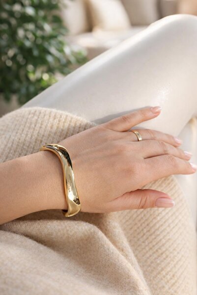 New Obsessions Wavy Model Cuff Gold Color Cuff Bracelet