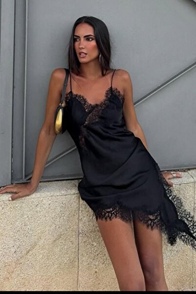 Seeh Rochie de damă din satin asimetrică cu dantelă neagră SH349