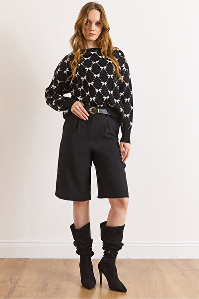 Olalook Women's Black Pocketed Belted Pleated Bermuda Shorts Shrt-19000084