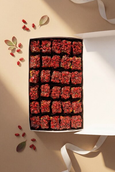 Paşa Dairesi Zereşk Special Turkish Delight with Grape Syrup, Pistachios & Pomegranate, Gift Boxed 550 Gr